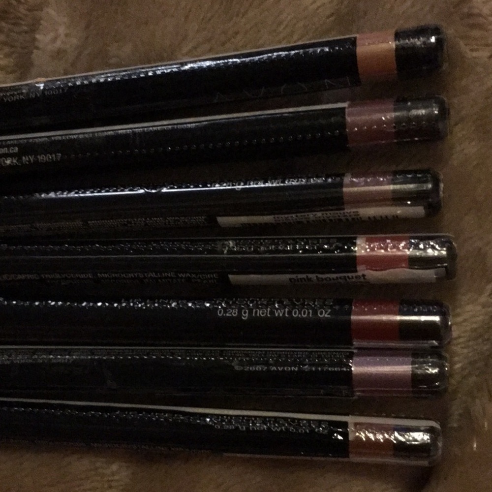 Avon True Color Lipliner 7 Piece Set B